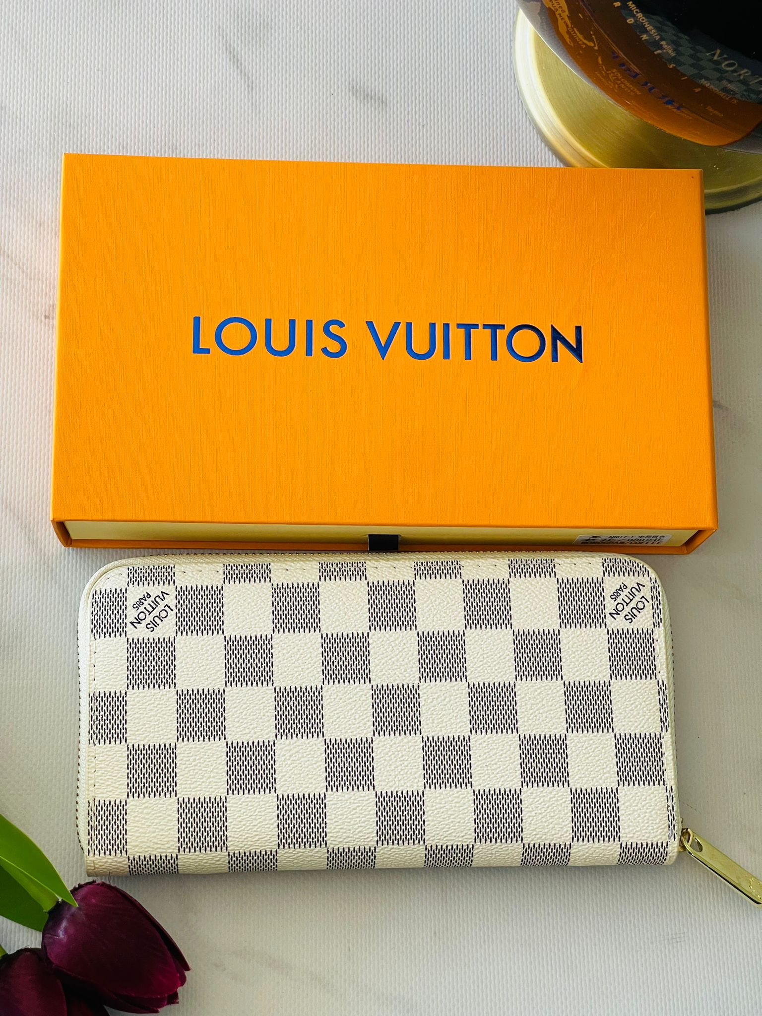 محفظة لوي فيتون✨نقشة مربعات"ابيض"🤍