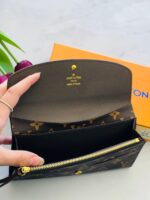 محفظة لوي فيتون✨للبطاقات والمصاري🤎مع سحاب داخلي