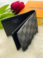 محفظة لوي فيتون🖤نقشة مربعات 3D