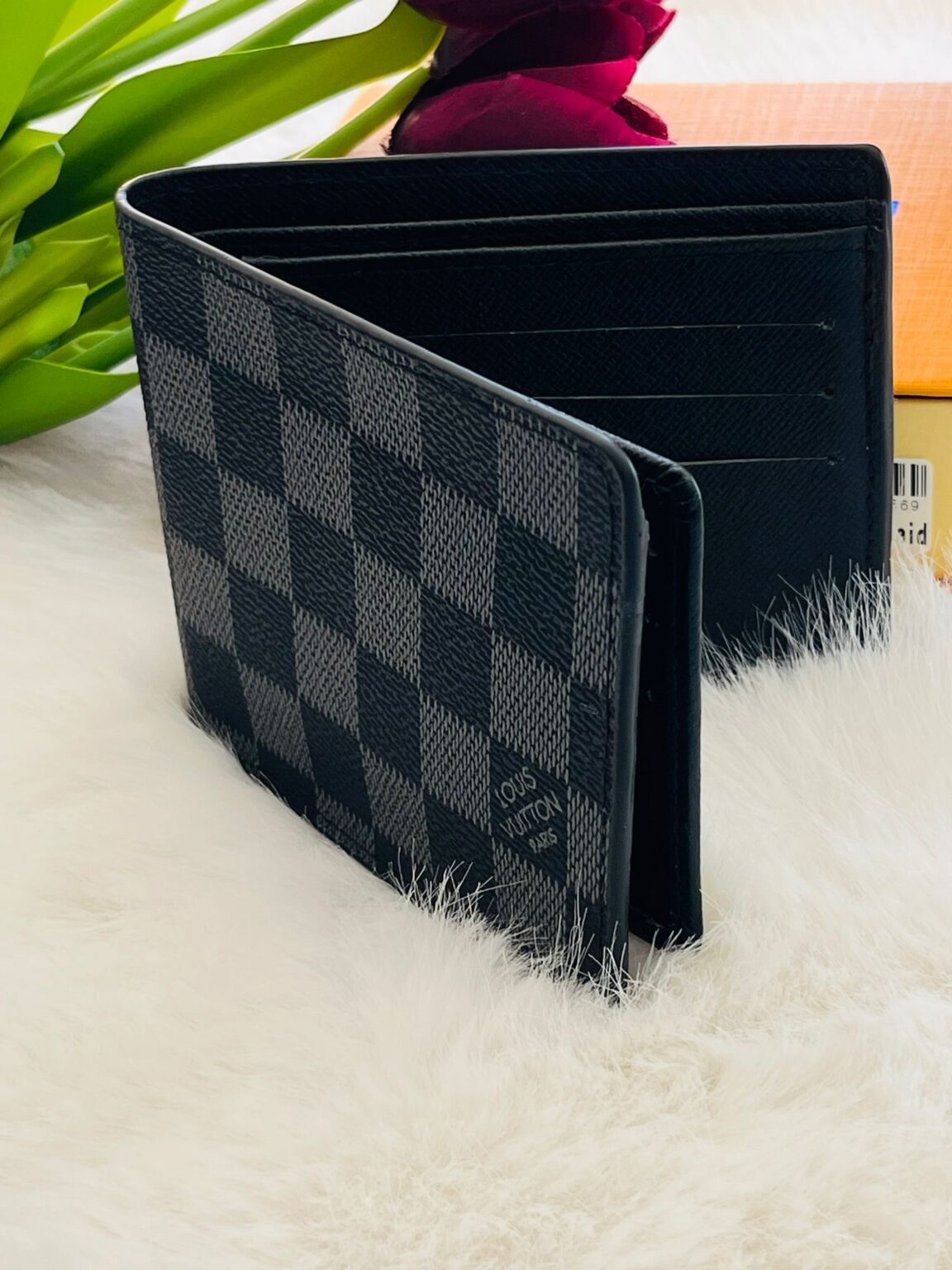 محفظة لوي فيتون🖤نقشة اسود وسكني✨