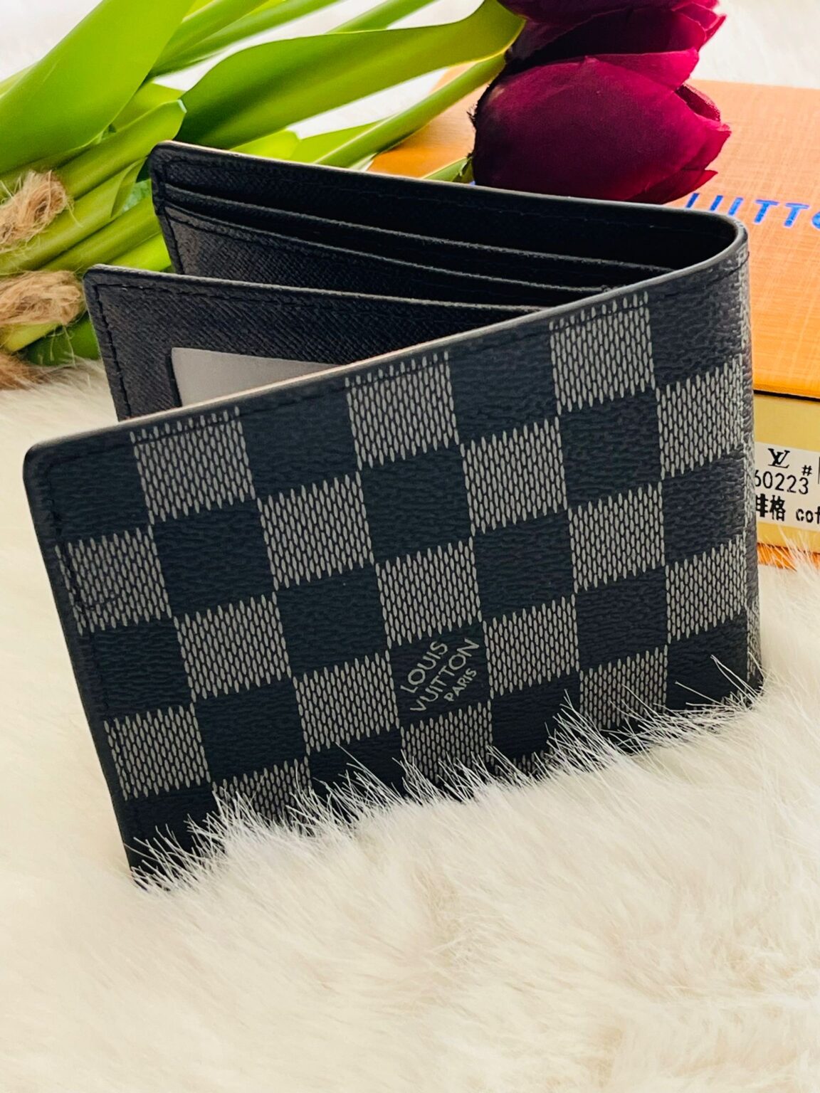 محفظة لوي فيتون🖤نقشة اسود وسكني✨