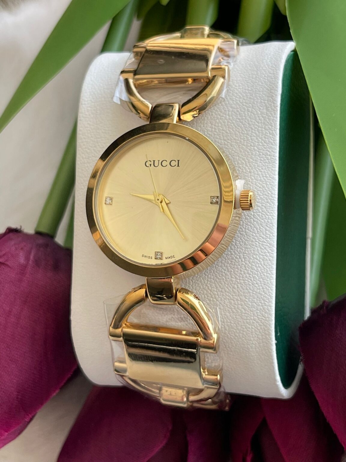 ساعة جوتشي✨لون ذهبي✨