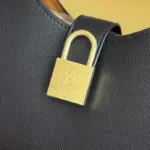 اسود 05