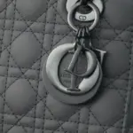 اسود 016