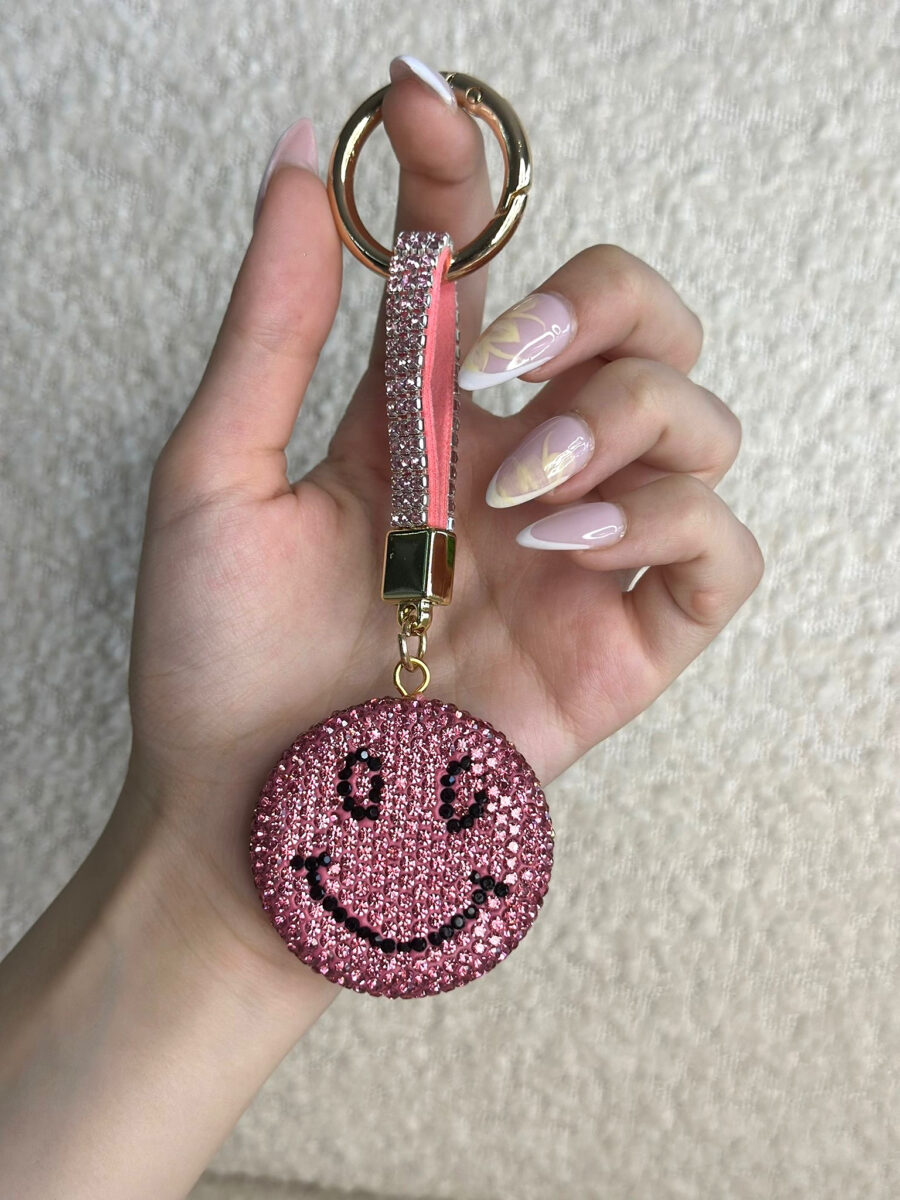 ميدالية ايموجي 🙂