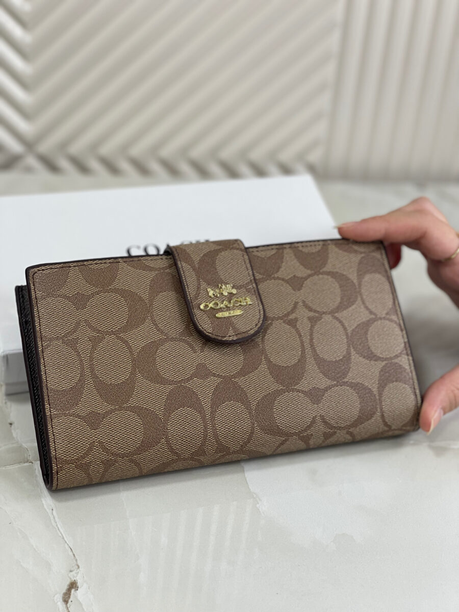 جزدان من كوتش حجم كبير مع بوكس