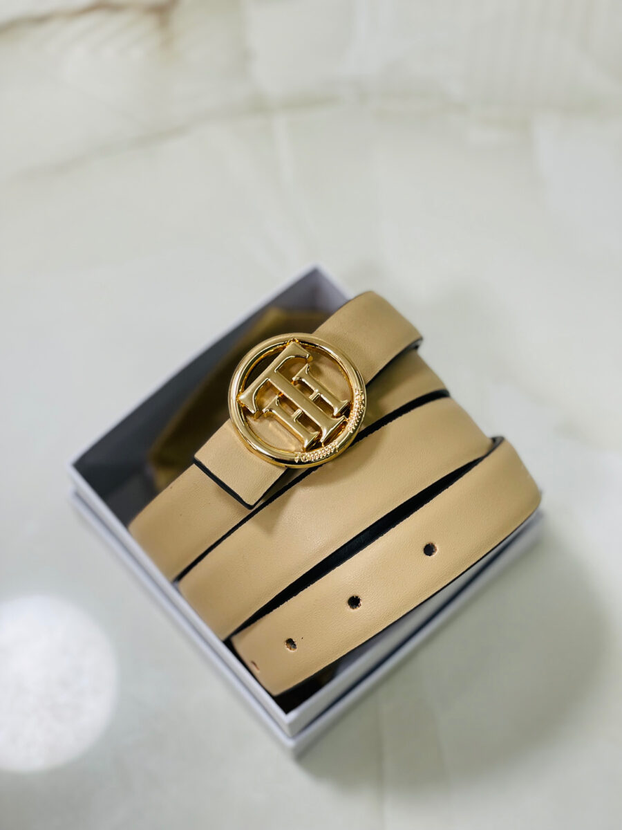 قشط من تومي مع بوكس - لون بيج هاردوير دهبي