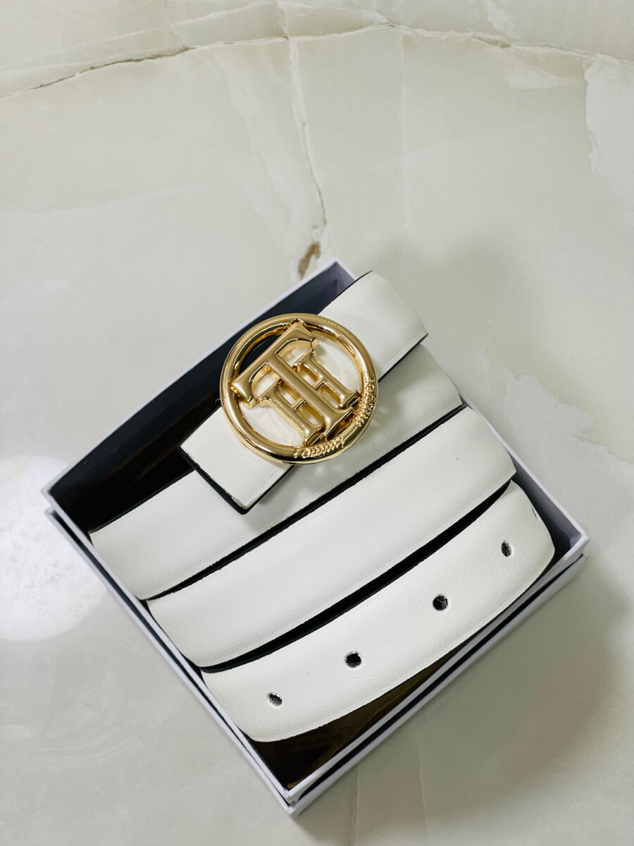 قشط من تومي مع بوكس - لون ابيض هاردوير دهبي