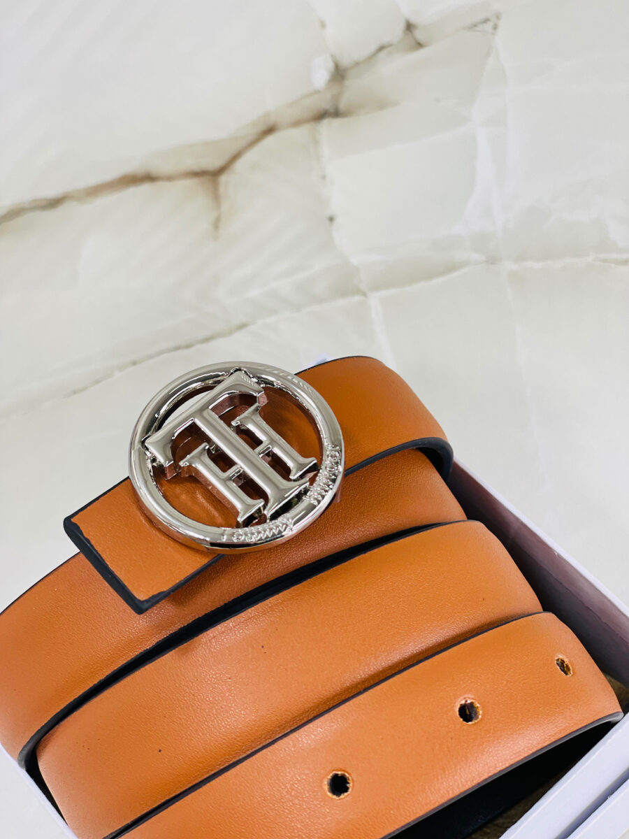 قشط من تومي مع بوكس - لون عسلي هاردوير فضي