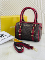 شنطة من مايكل كورس قاعدة 20 سم مع بوكس