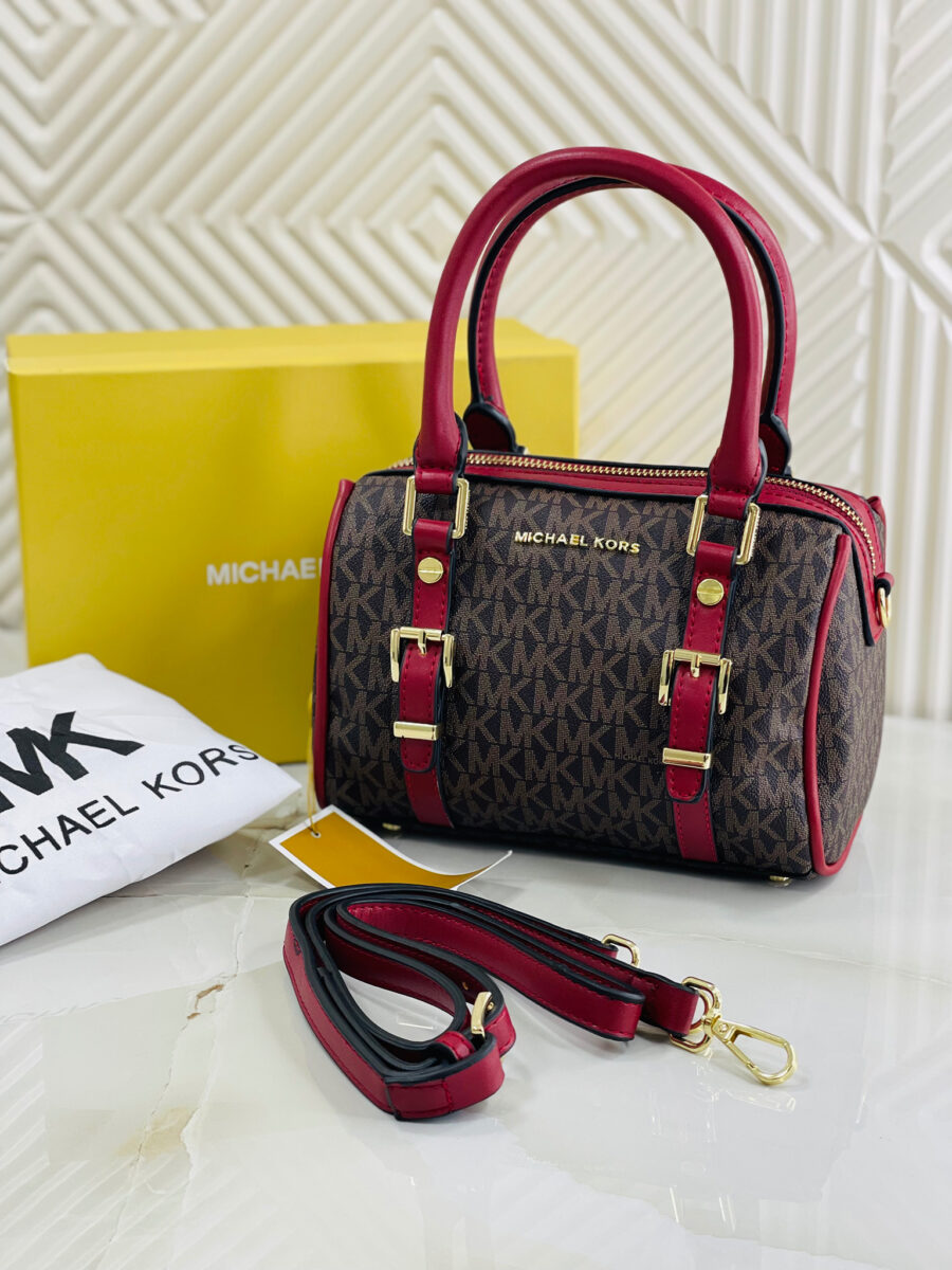 شنطة من مايكل كورس قاعدة 20 سم مع بوكس