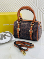 شنطة من مايكل كورس قاعدة 20 سم مع بوكس - لون بني مع عسلي