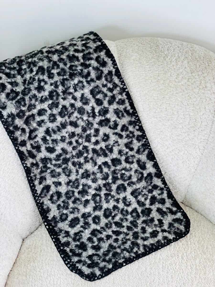 سكارف كتف شتوي