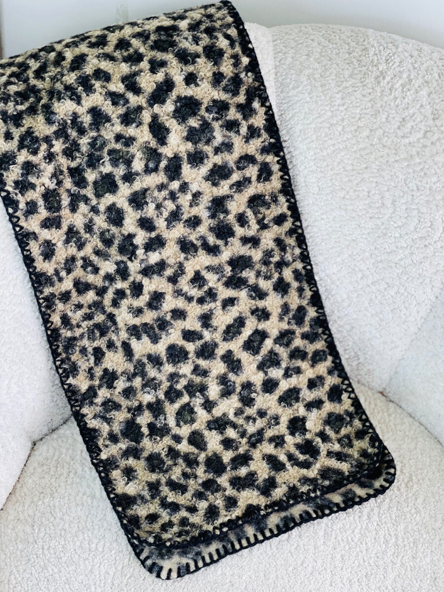 سكارف كتف شتوي