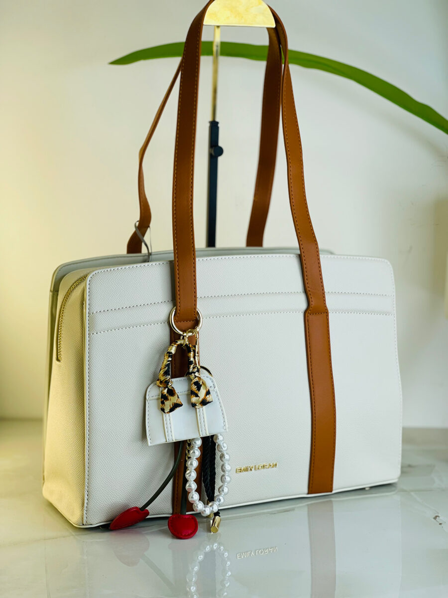 شنطة من ايميلي لوران قاعدة - لون بيج مع عسلي