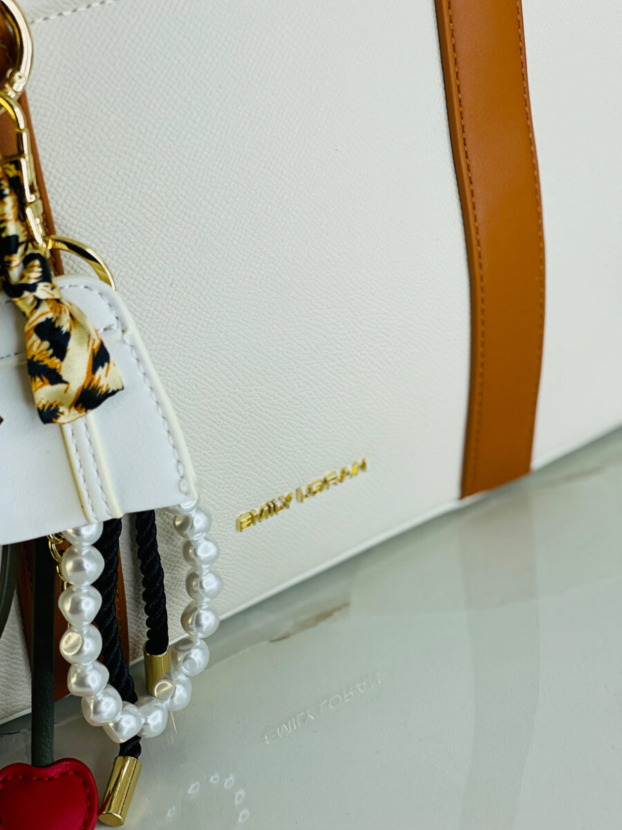 شنطة من ايميلي لوران قاعدة - لون بيج مع عسلي